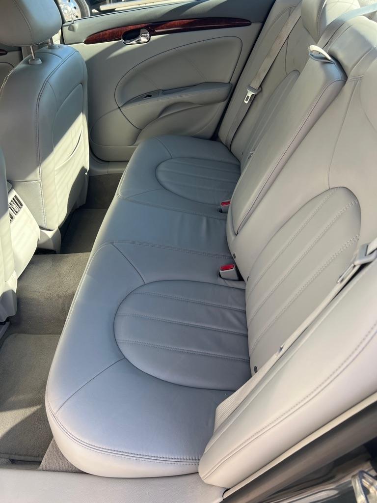 Buick Lucerne 4dr Sdn CXL 2009