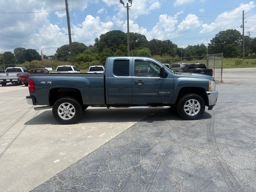 Chevrolet Silverado 2500HD 4WD Ext Cab 144.2" LT 2011