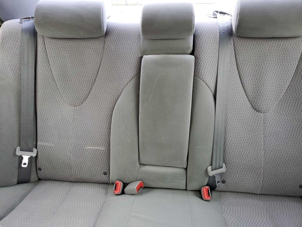 Toyota Camry 4dr Sdn I4 Man LE (Natl) 2011