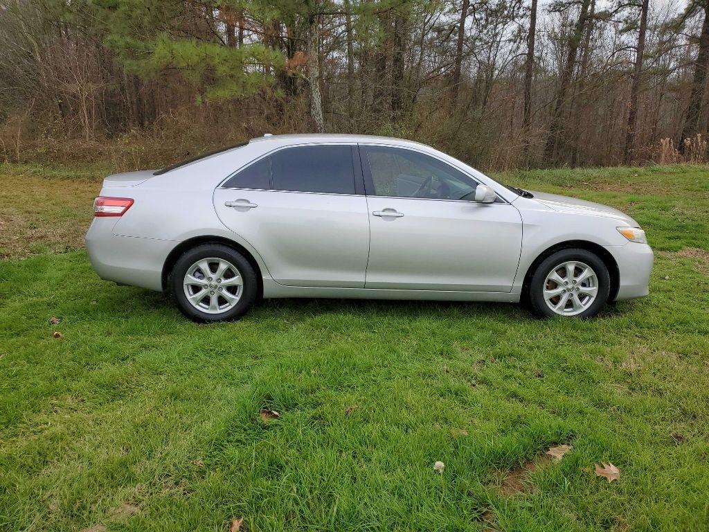 Toyota Camry 4dr Sdn I4 Man LE (Natl) 2011