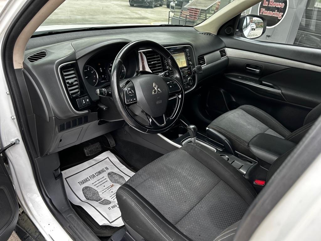 Mitsubishi Outlander ES FWD 2017
