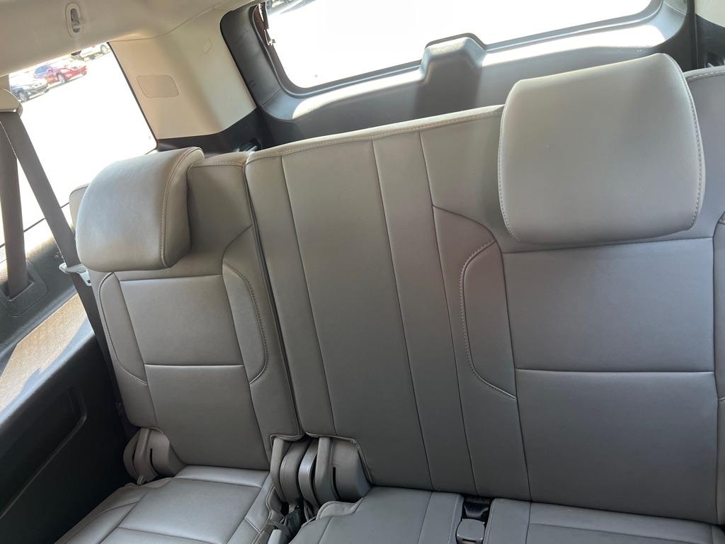 Chevrolet Suburban 2WD 4dr 1500 LT 2019