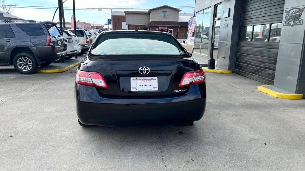Toyota Camry 4dr Sdn I4 Man (Natl) 2010