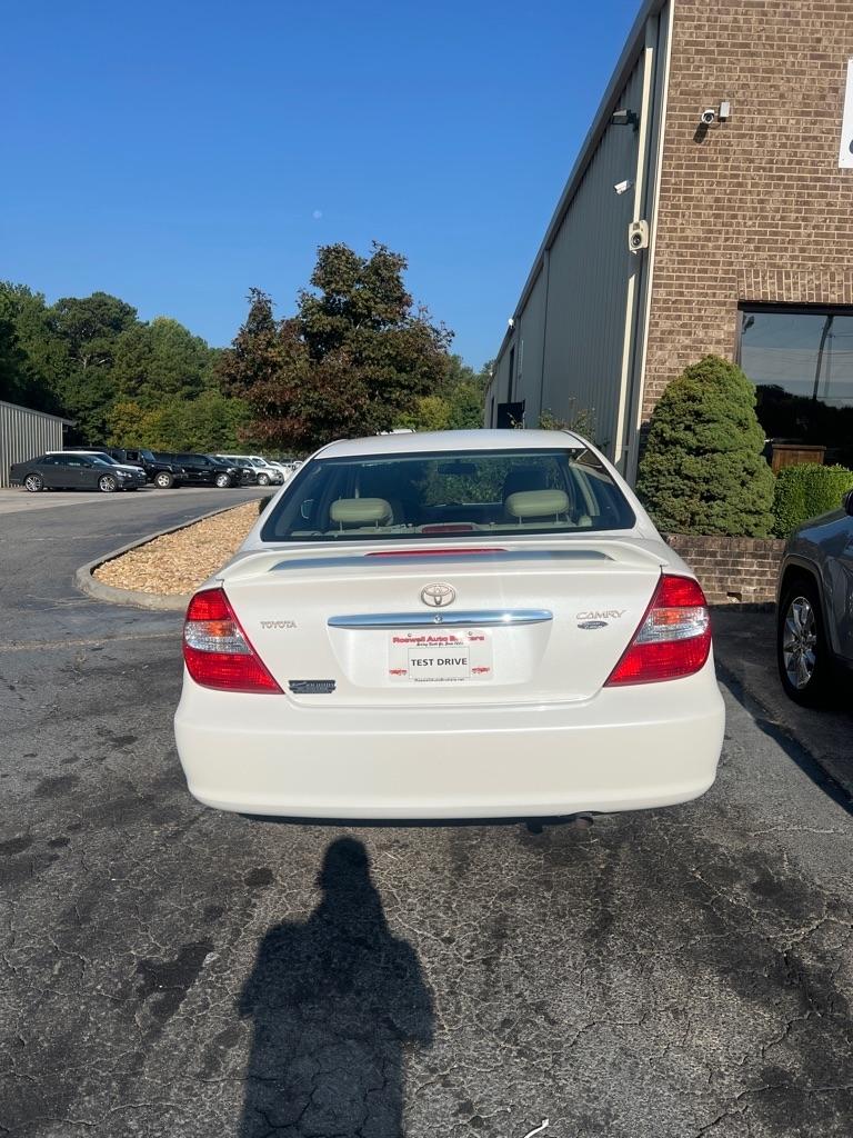Toyota Camry 4dr Sdn XLE Auto (Natl) 2004