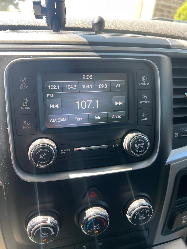 RAM 1500 2WD Quad Cab 140.5" Big Horn 2014