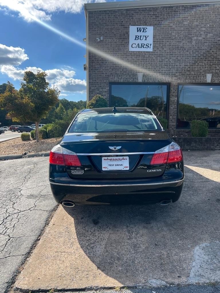 Hyundai Genesis 4dr Sdn 3.8L V6 2010