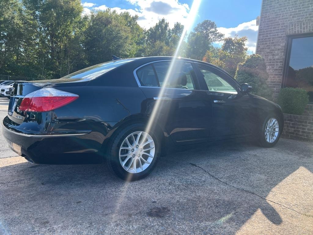 Hyundai Genesis 4dr Sdn 3.8L V6 2010