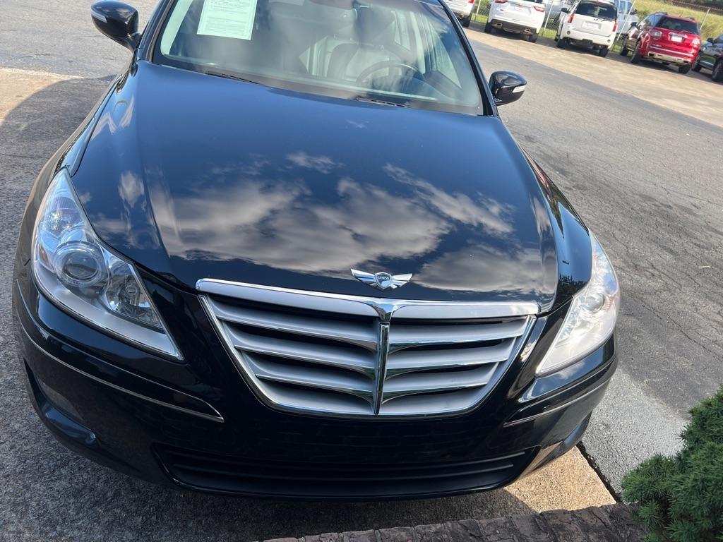 Hyundai Genesis 4dr Sdn 3.8L V6 2010