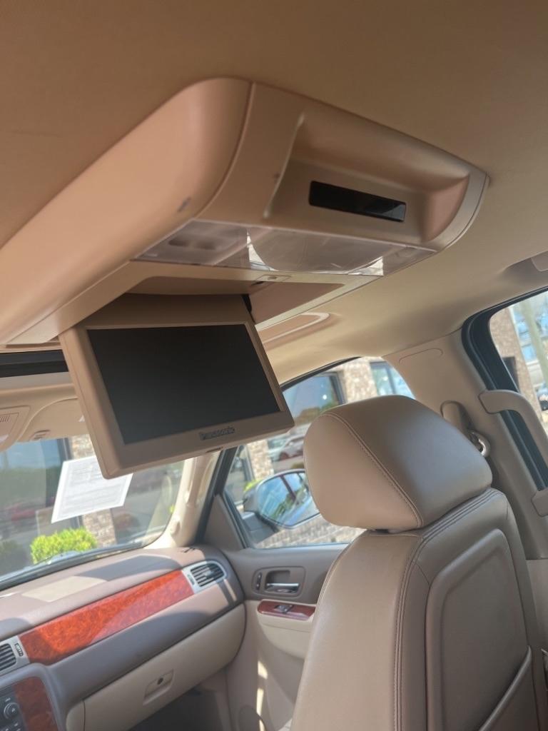 Chevrolet Tahoe 2WD 4dr 1500 LT 2013
