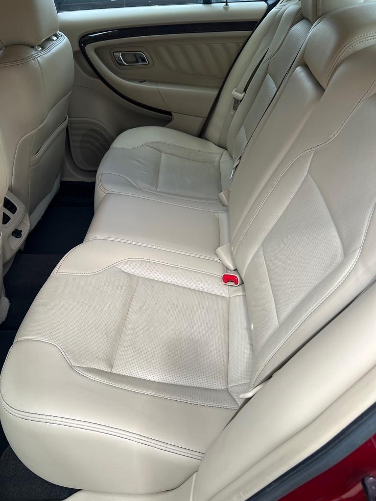 Ford Taurus 4dr Sdn Limited FWD 2015