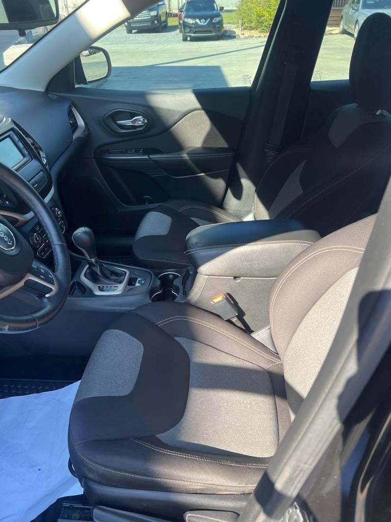 Jeep Cherokee FWD 4dr Sport 2015