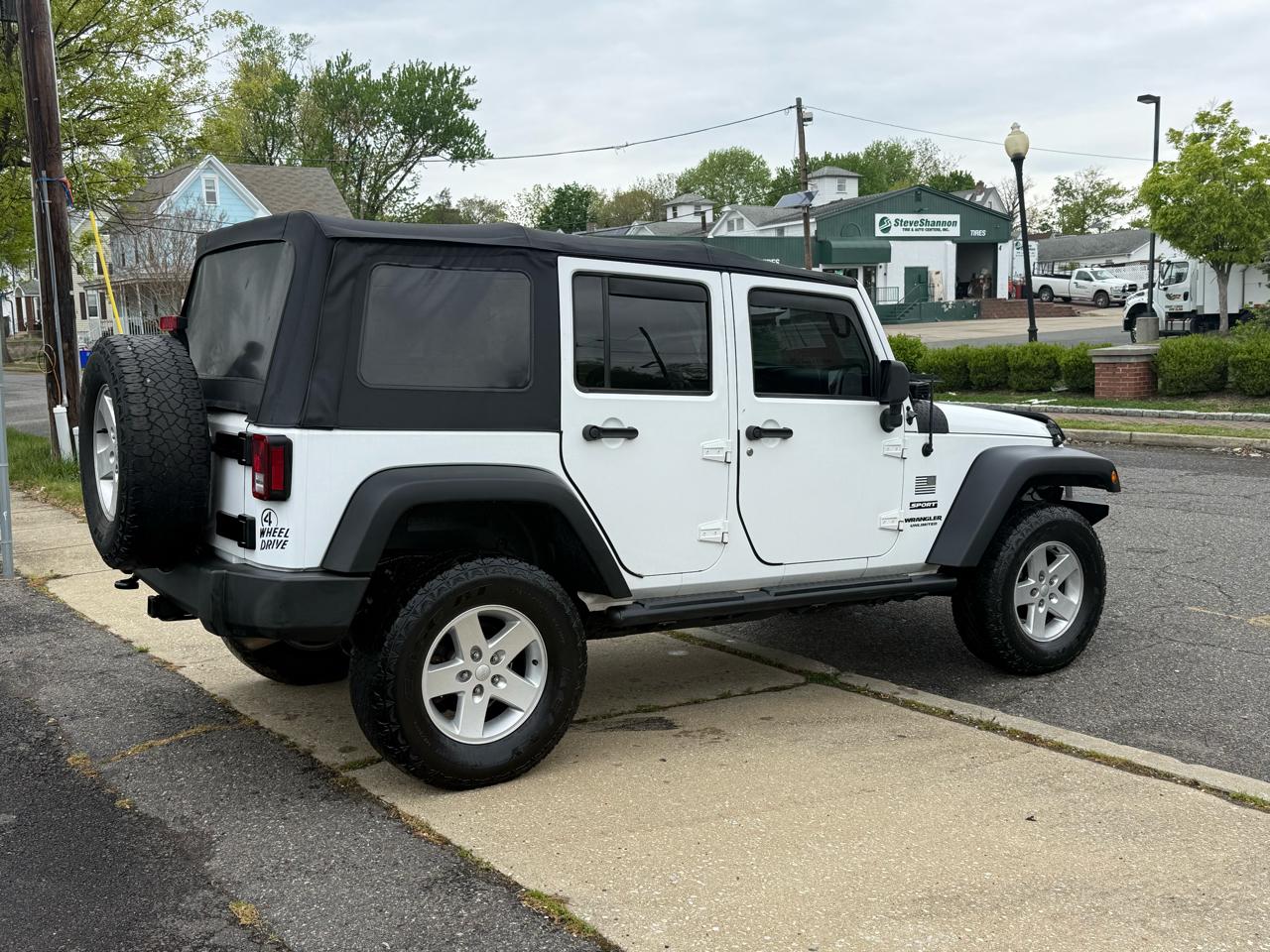 Jeep Wrangler Unlimited Sport 4WD 2017