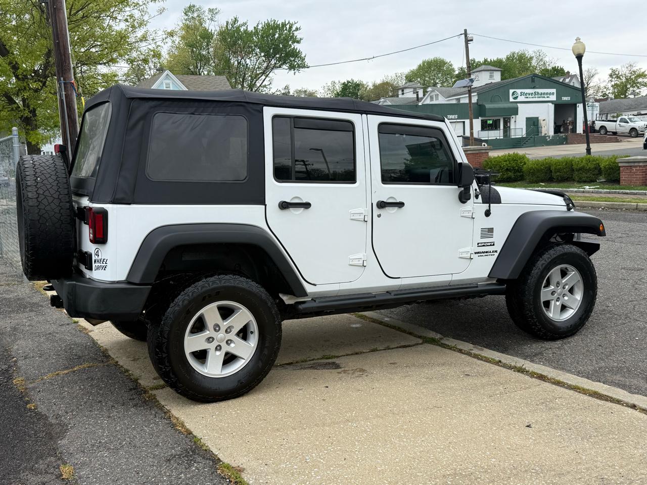 Jeep Wrangler Unlimited Sport 4WD 2017