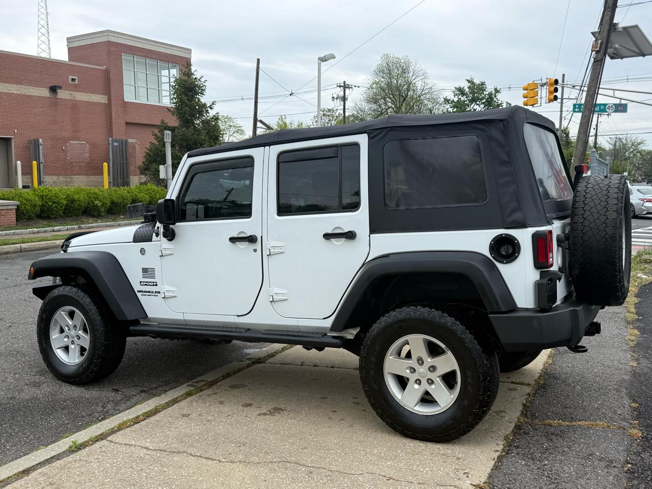 Jeep Wrangler Unlimited Sport 4WD 2017