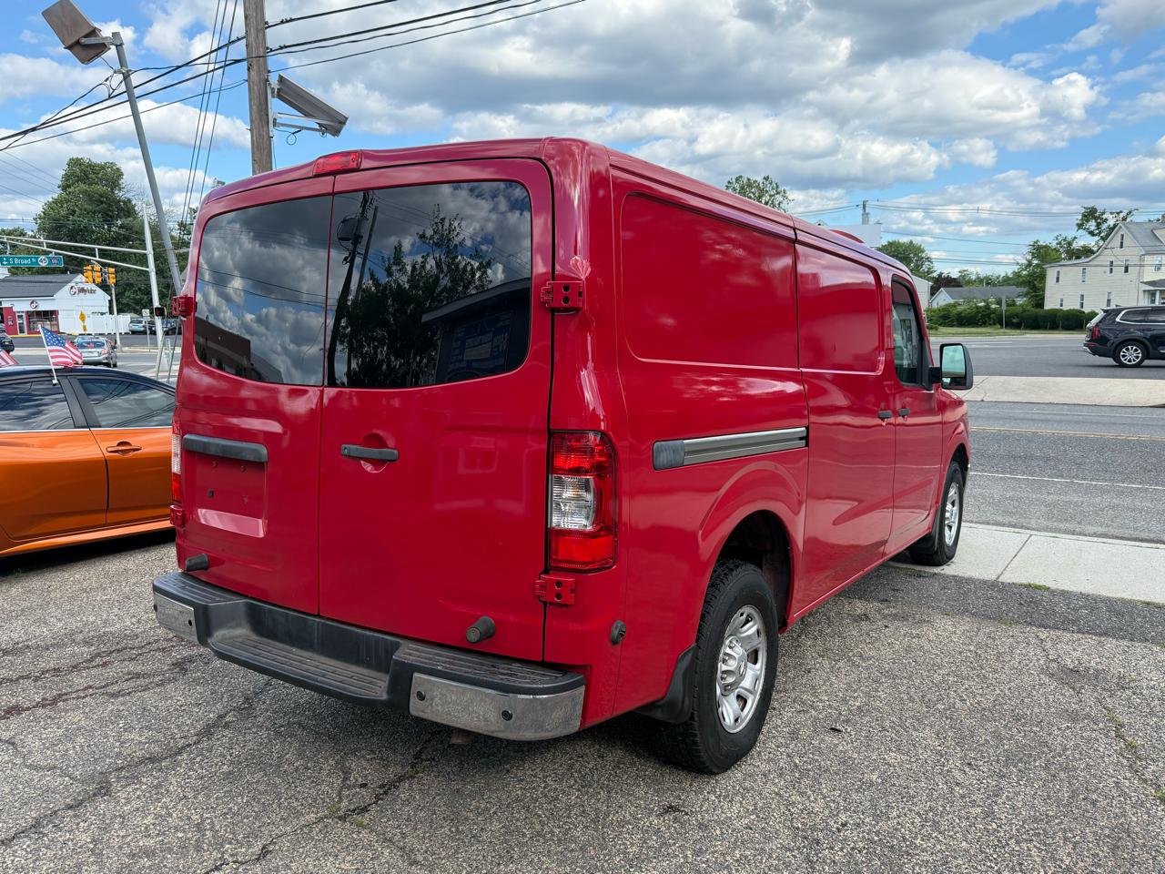 Nissan NV Cargo 2500 HD S V6 2013