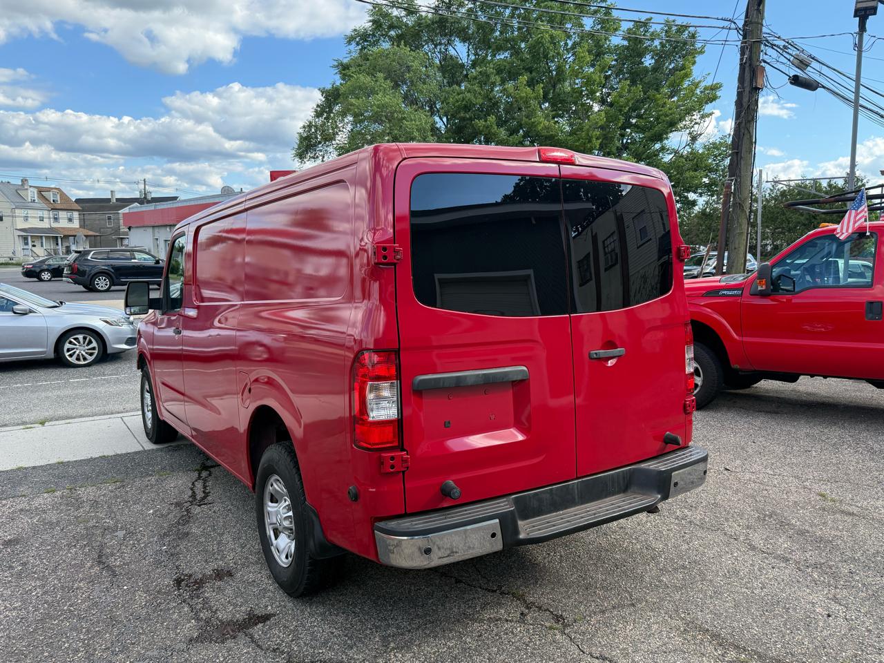 Nissan NV Cargo 2500 HD S V6 2013