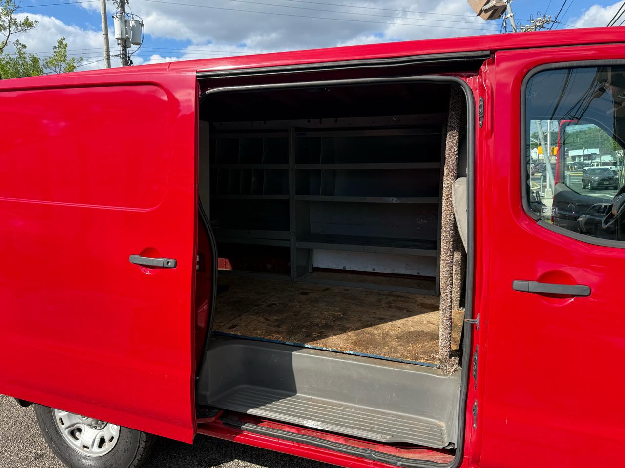 Nissan NV Cargo 2500 HD S V6 2013
