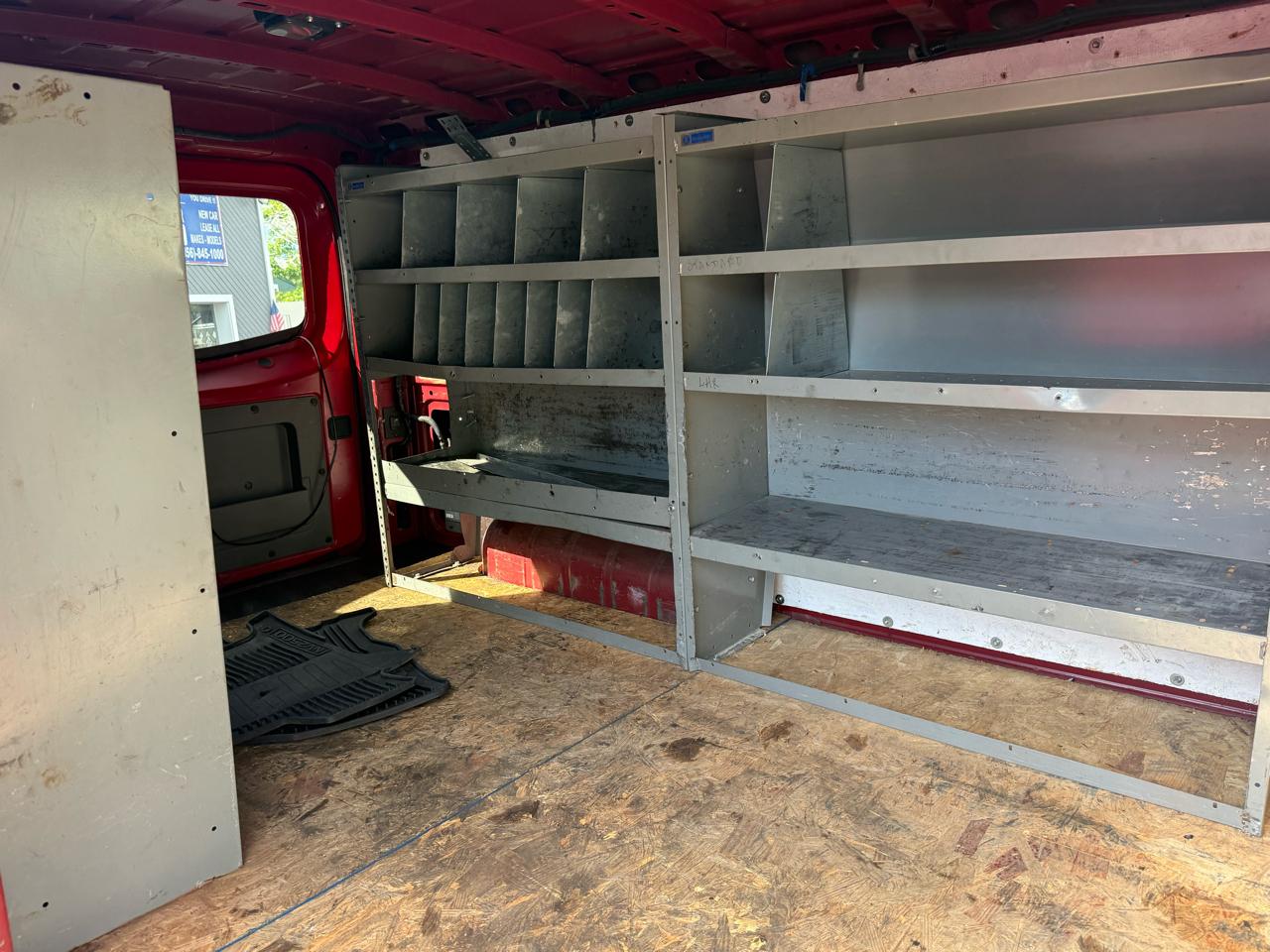 Nissan NV Cargo 2500 HD S V6 2013