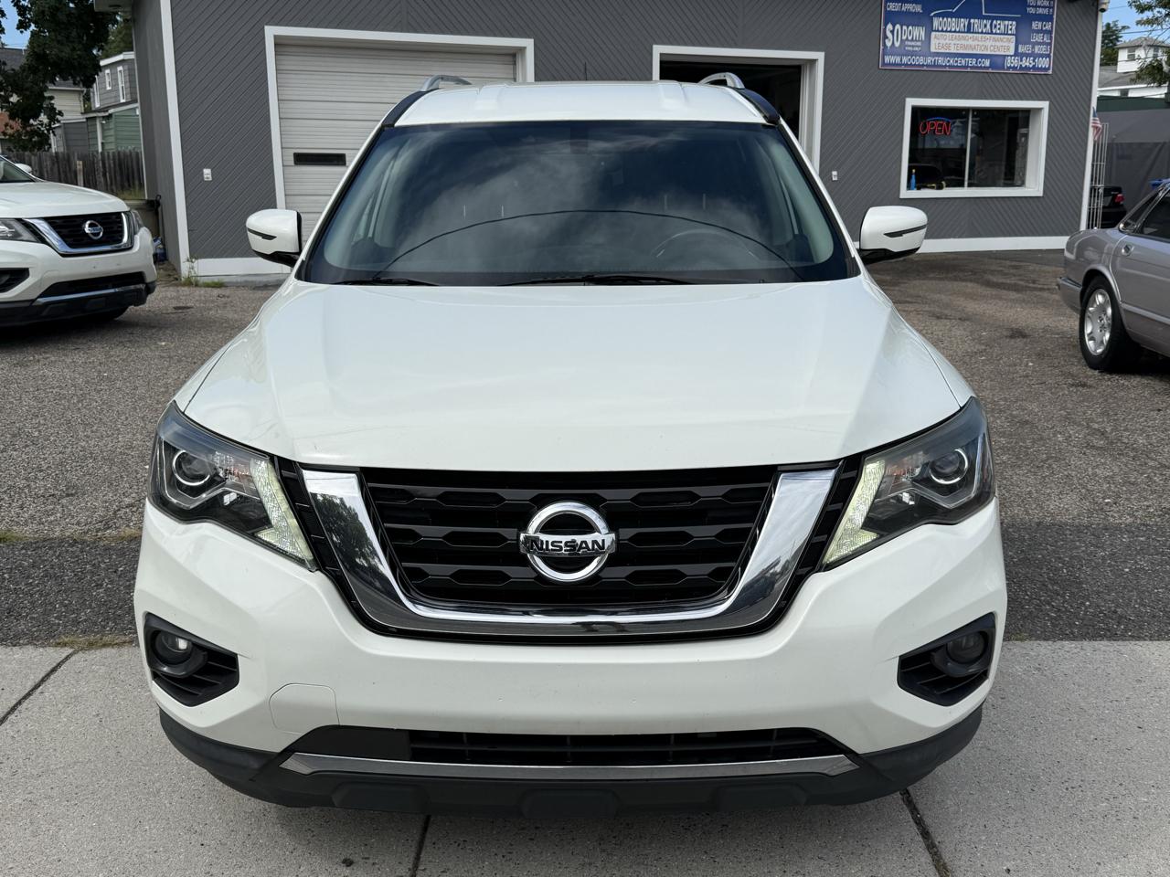 Nissan Pathfinder SV 2017