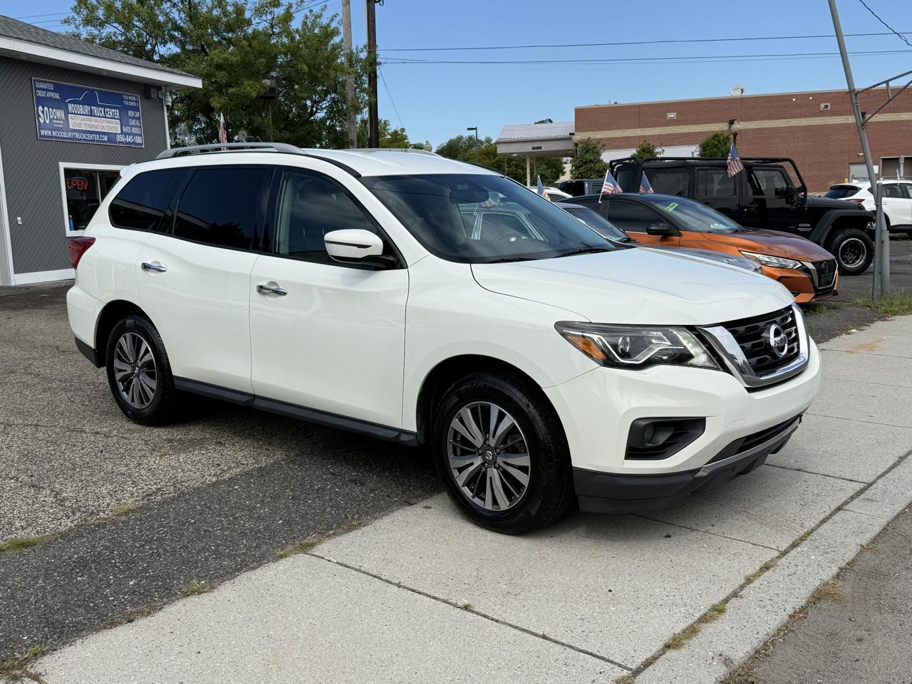Nissan Pathfinder SV 2017