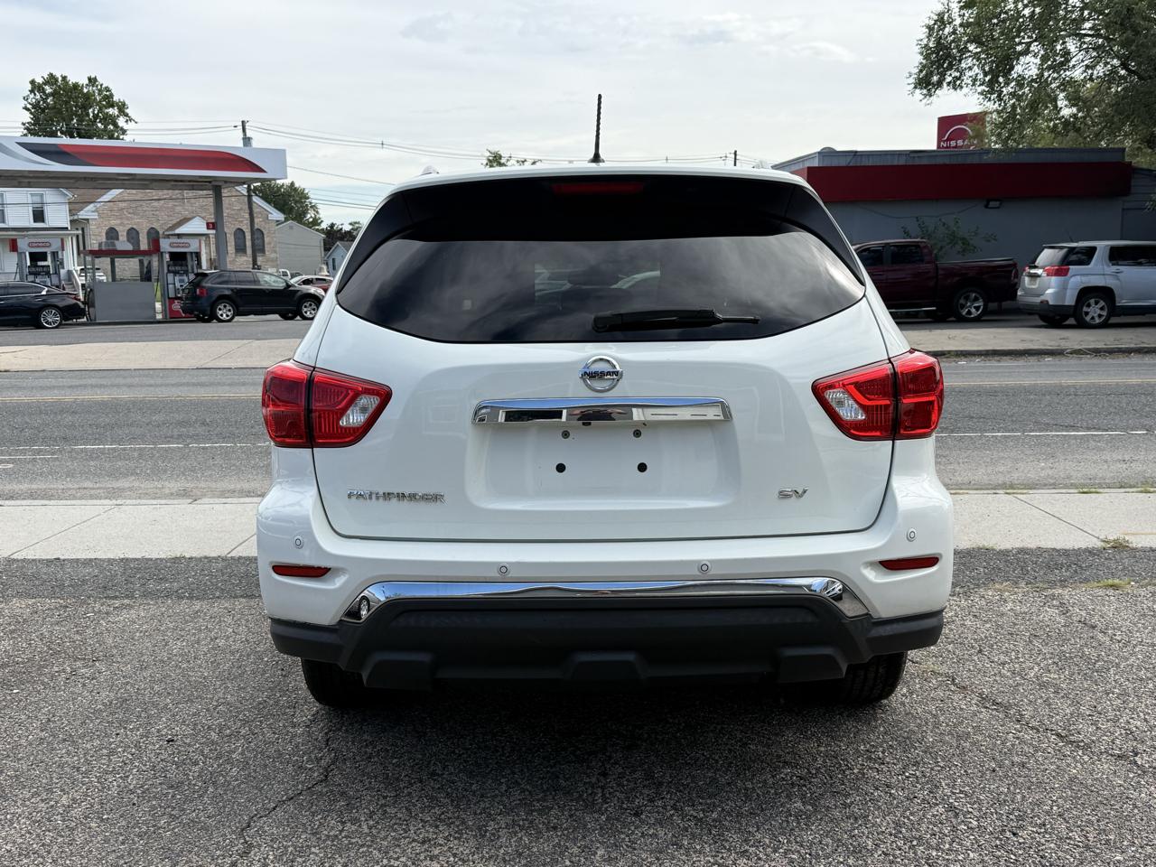 Nissan Pathfinder SV 2017