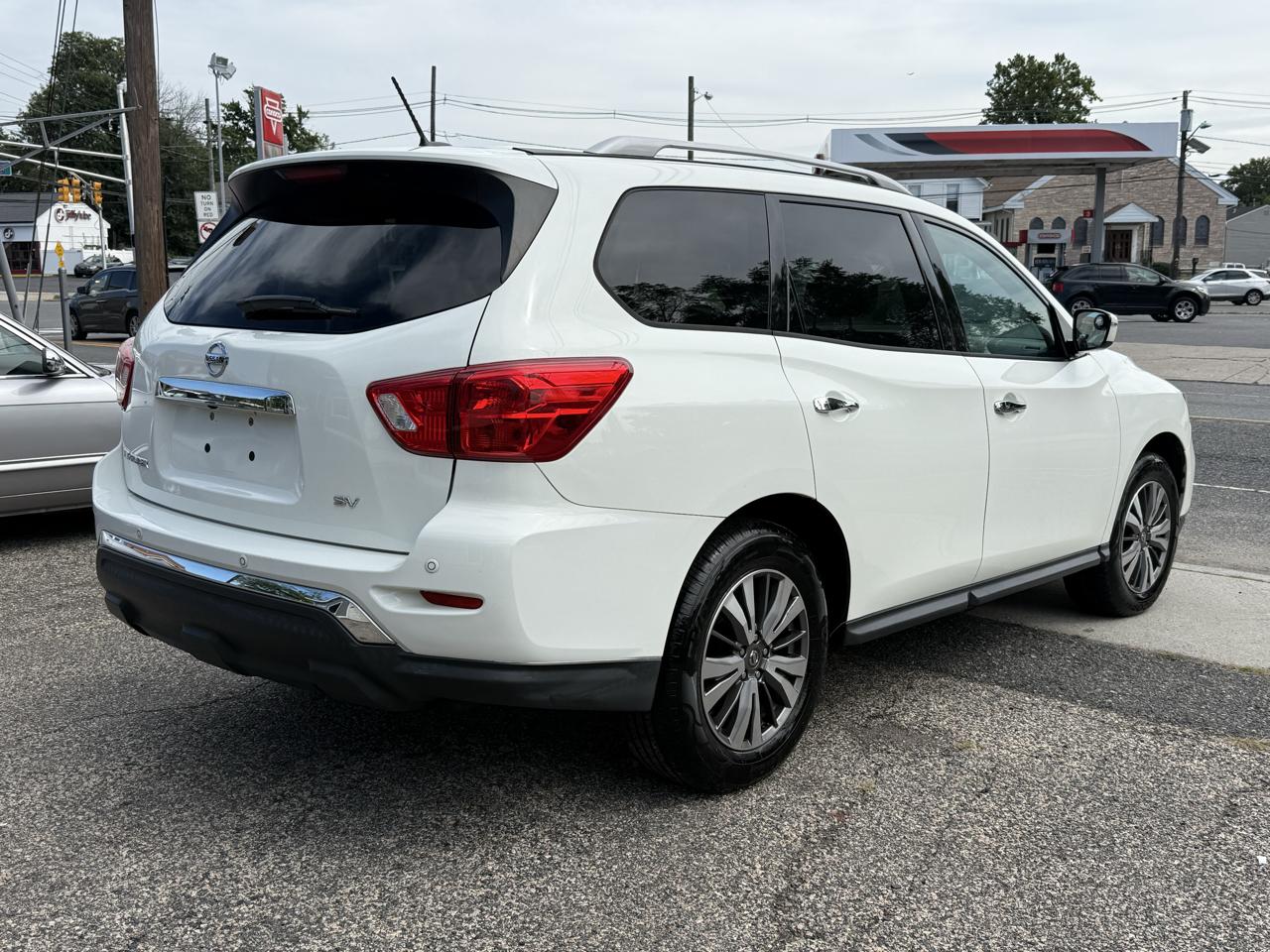 Nissan Pathfinder SV 2017
