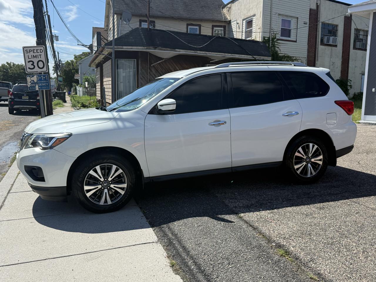 Nissan Pathfinder SV 2017
