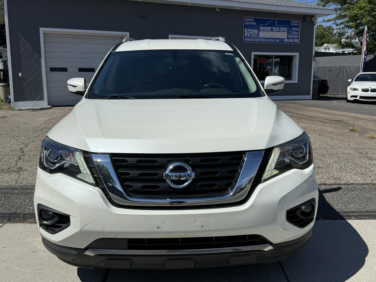 Nissan Pathfinder SV 2017