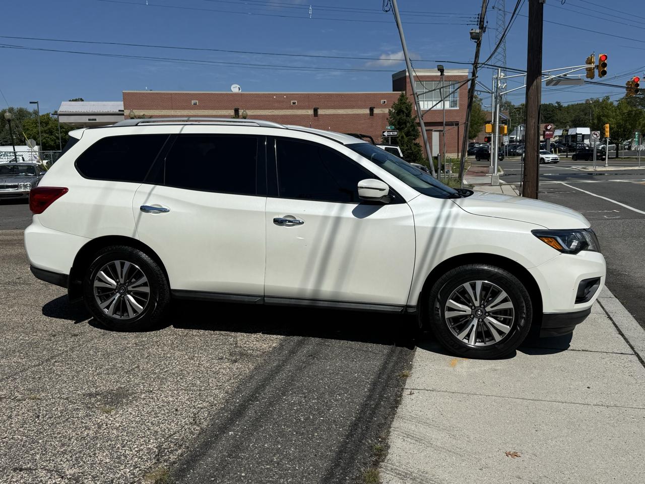 Nissan Pathfinder SV 2017
