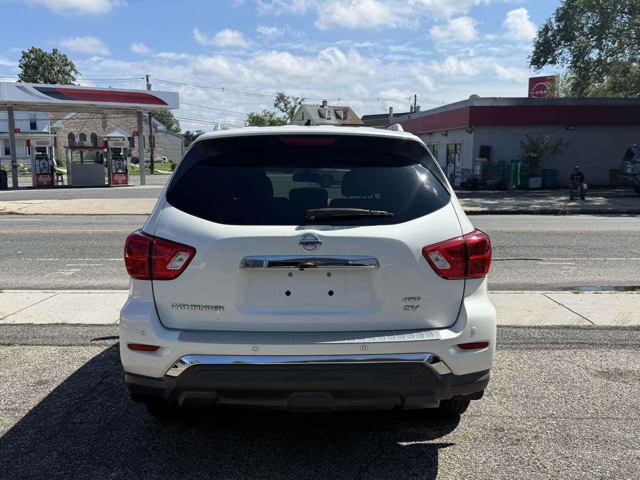 Nissan Pathfinder SV 2017