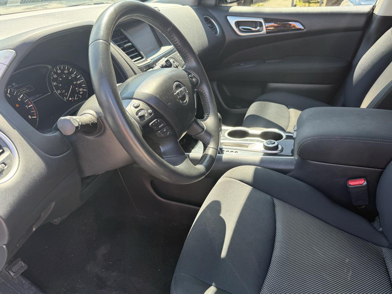 Nissan Pathfinder SV 2017