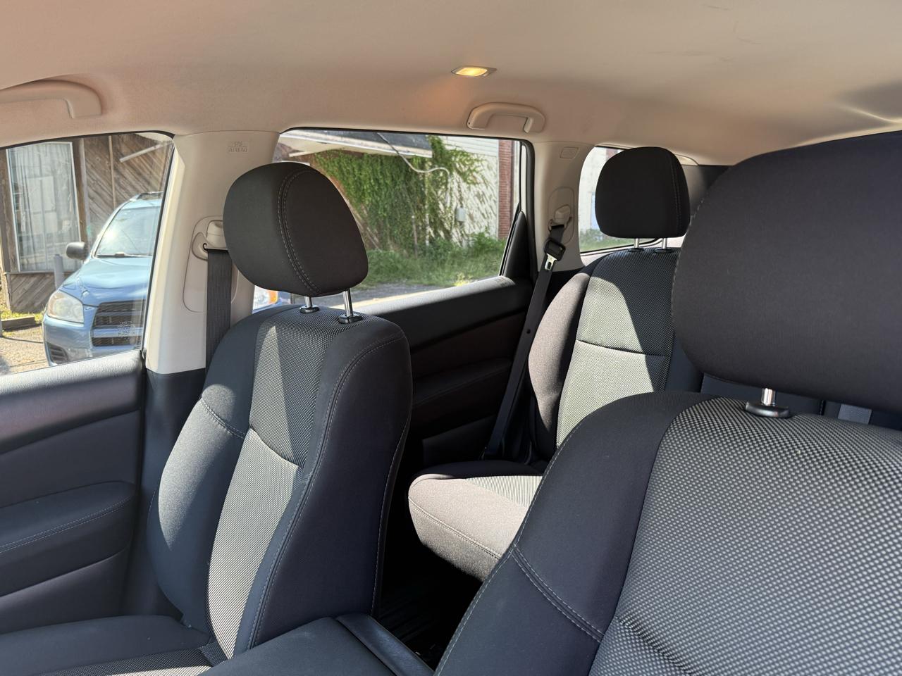 Nissan Pathfinder SV 2017