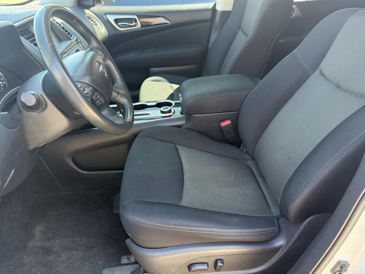 Nissan Pathfinder SV 2017