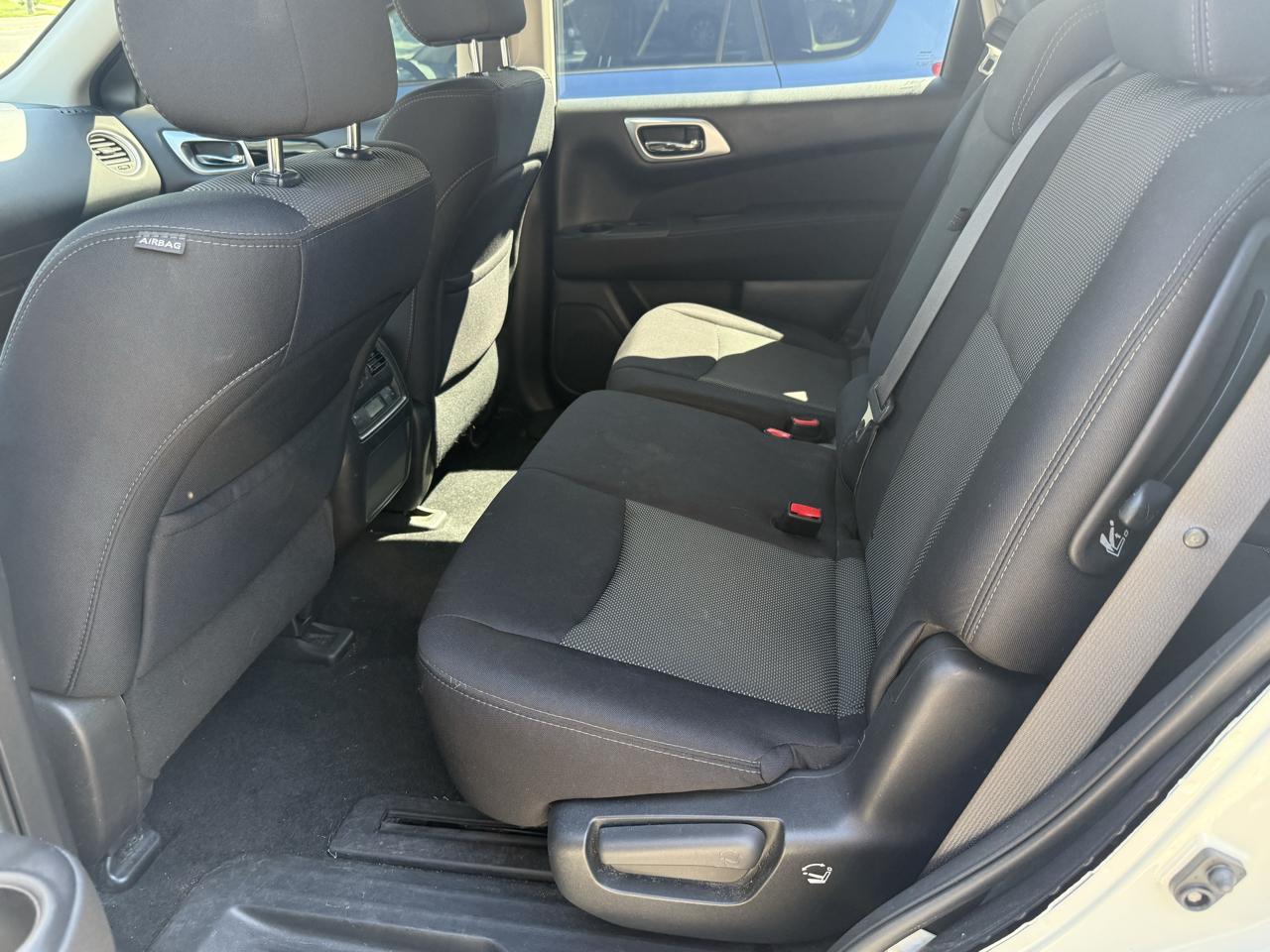 Nissan Pathfinder SV 2017