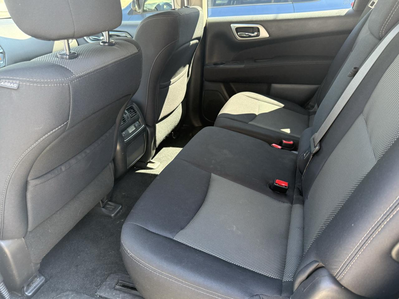 Nissan Pathfinder SV 2017