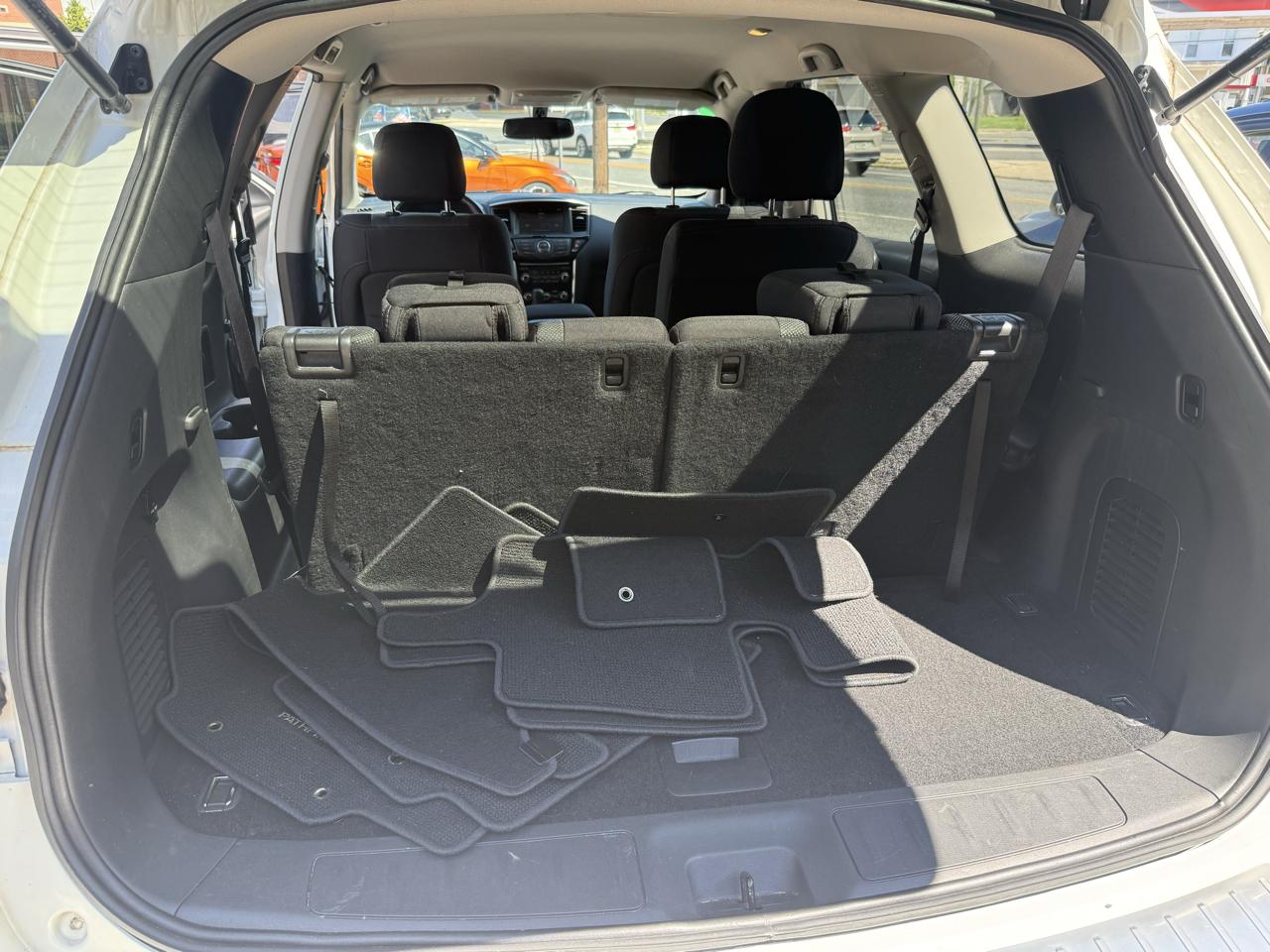 Nissan Pathfinder SV 2017