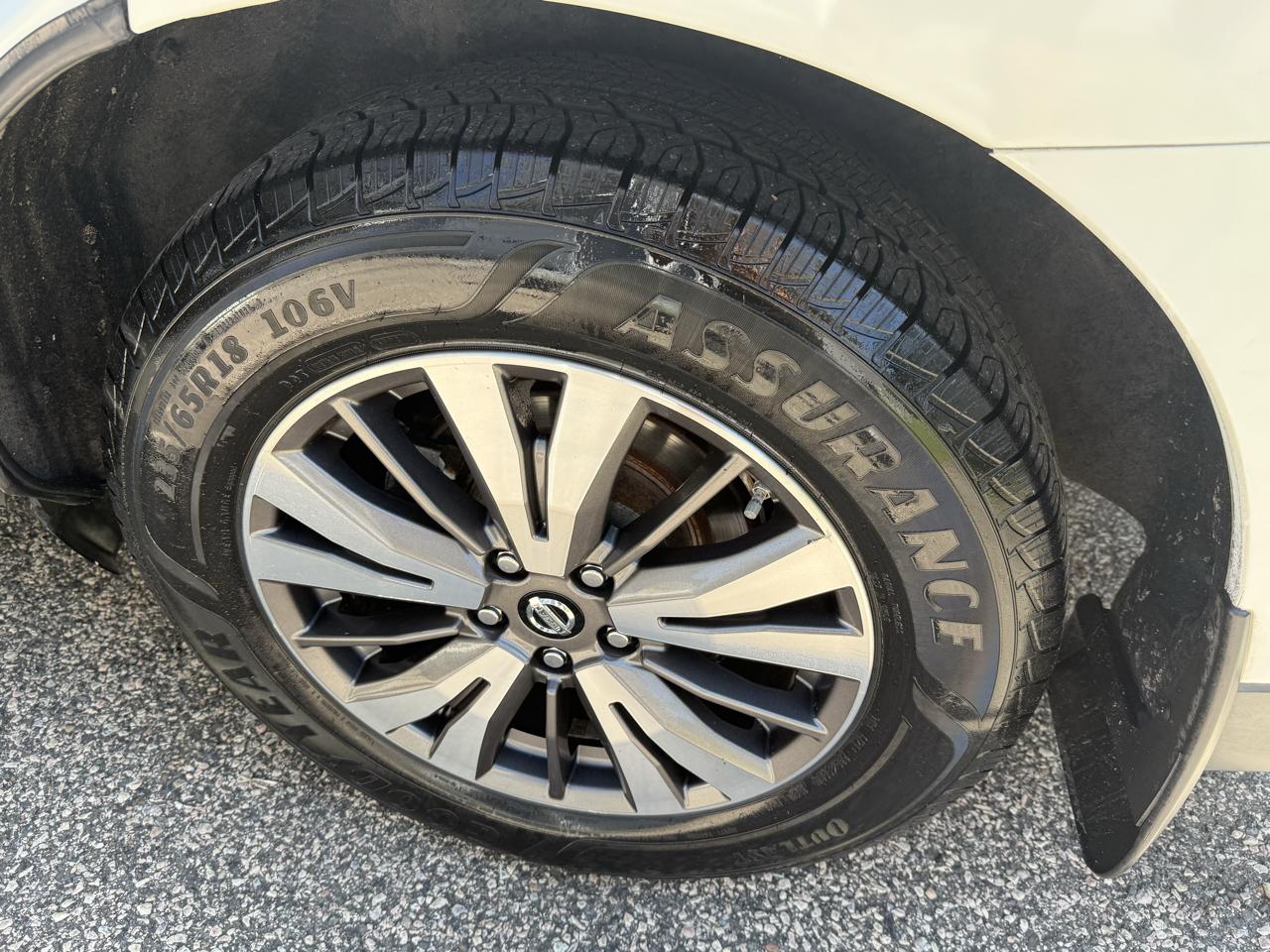 Nissan Pathfinder SV 2017