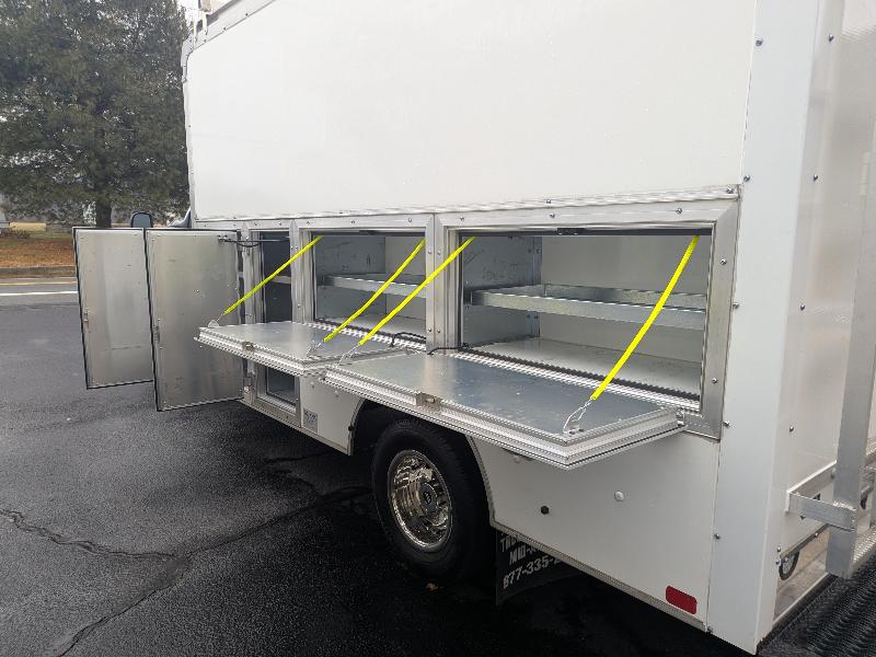 Ford Econoline E-350 Super Duty 2023