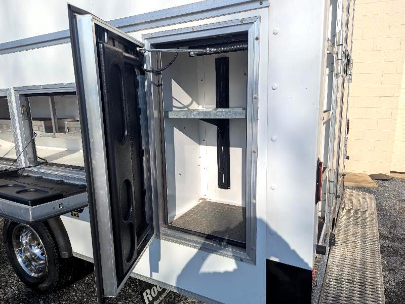 Ford E-450 Super Duty  2023