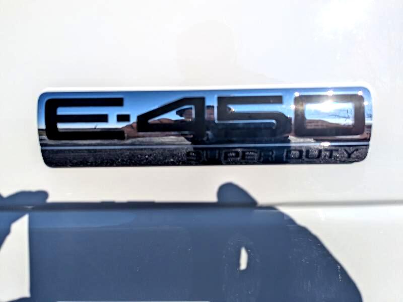 Ford E-450 Super Duty  2023