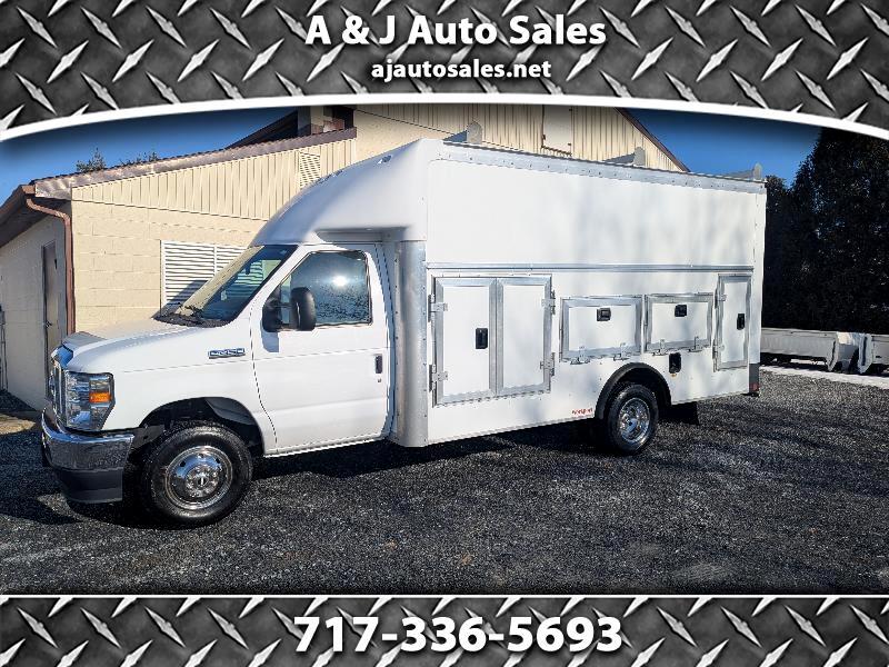 2023 Ford E-450 Super Duty 