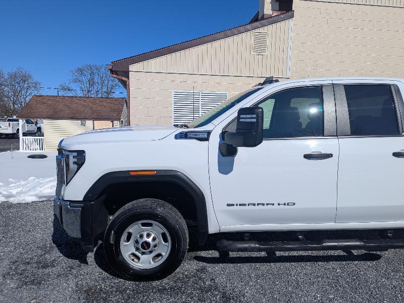 GMC Sierra 2500HD Pro Double Cab 4WD LB 2024
