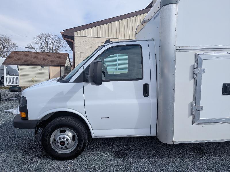 GMC Savana G3500 159 in. 2022