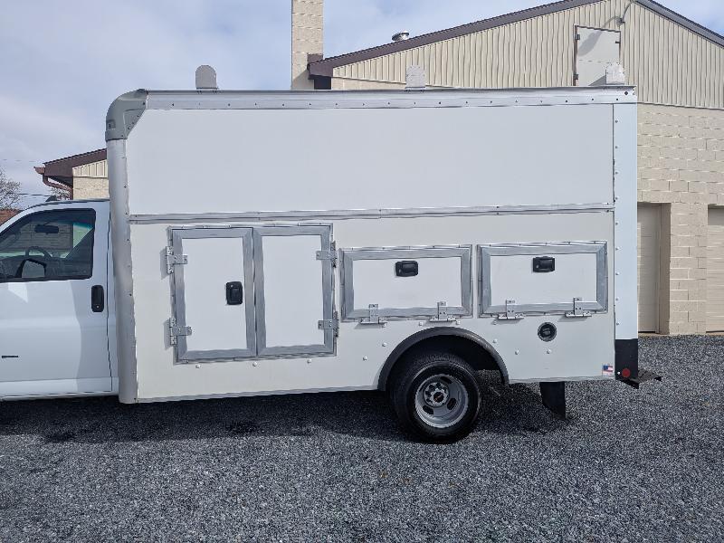 GMC Savana G3500 159 in. 2022