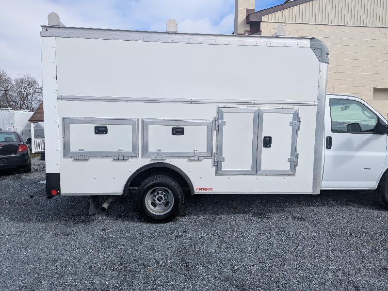 GMC Savana G3500 159 in. 2022
