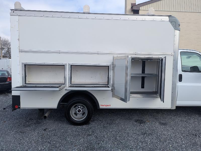 GMC Savana G3500 159 in. 2022