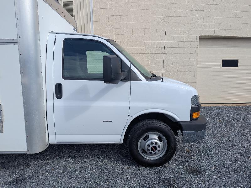 GMC Savana G3500 159 in. 2022