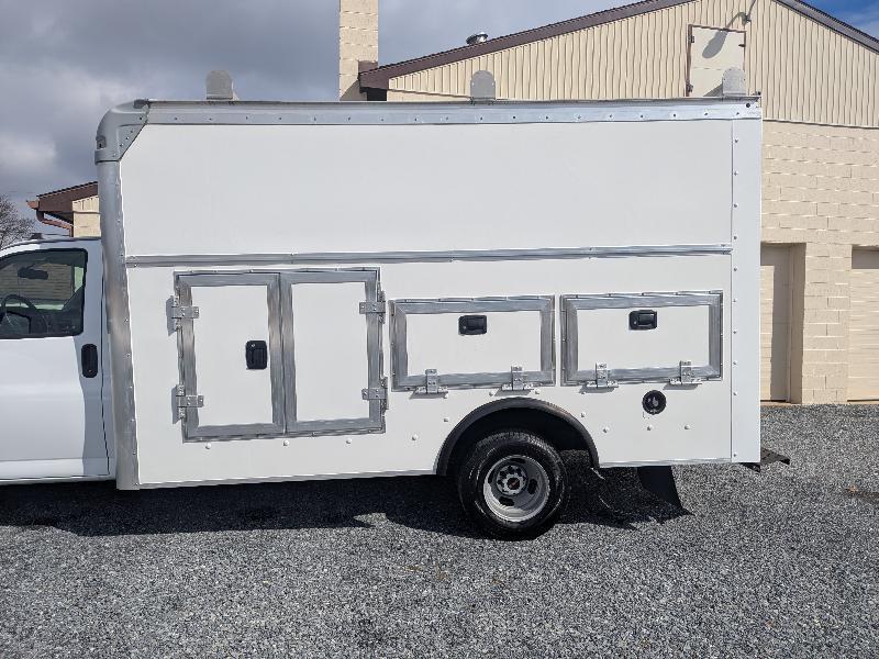 GMC Savana G3500 159 in. 2022