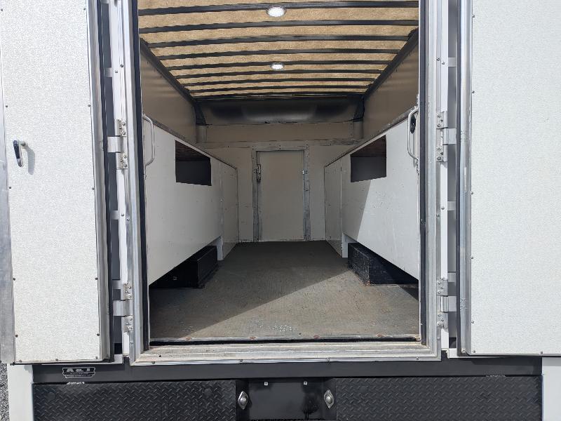 GMC Savana G3500 159 in. 2022