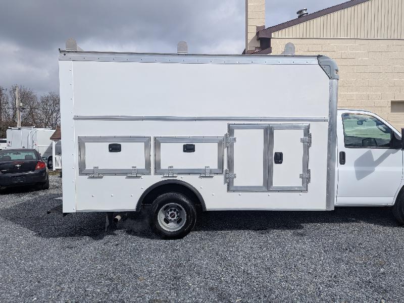 GMC Savana G3500 159 in. 2022
